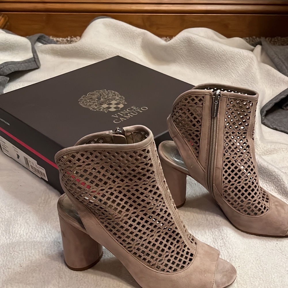 Tan Vince Camuto peep toe